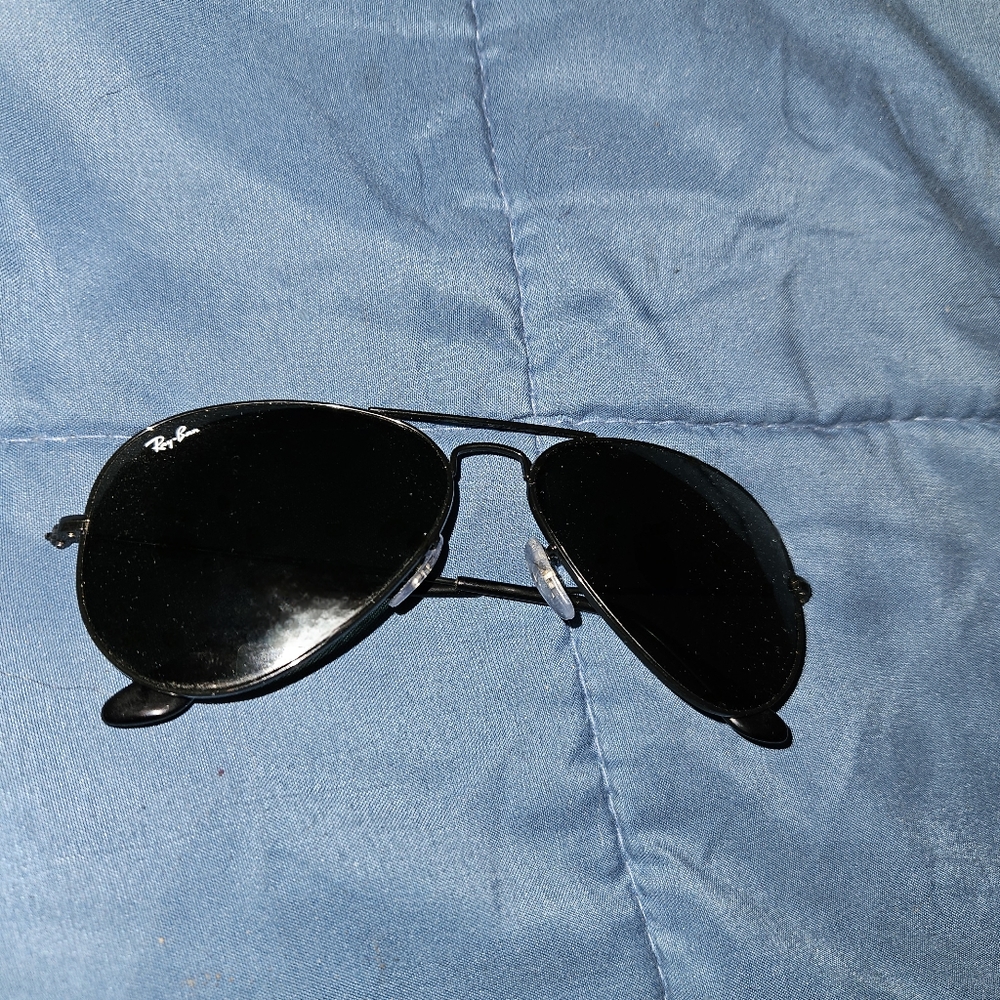 Raybans sunglasses - Picture 3 of 3